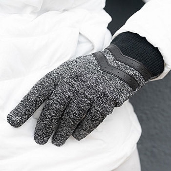 Isotoner Midweight Smartdri Touch Screen Enabled Cold Weather Gloves - Picture 5 of 6